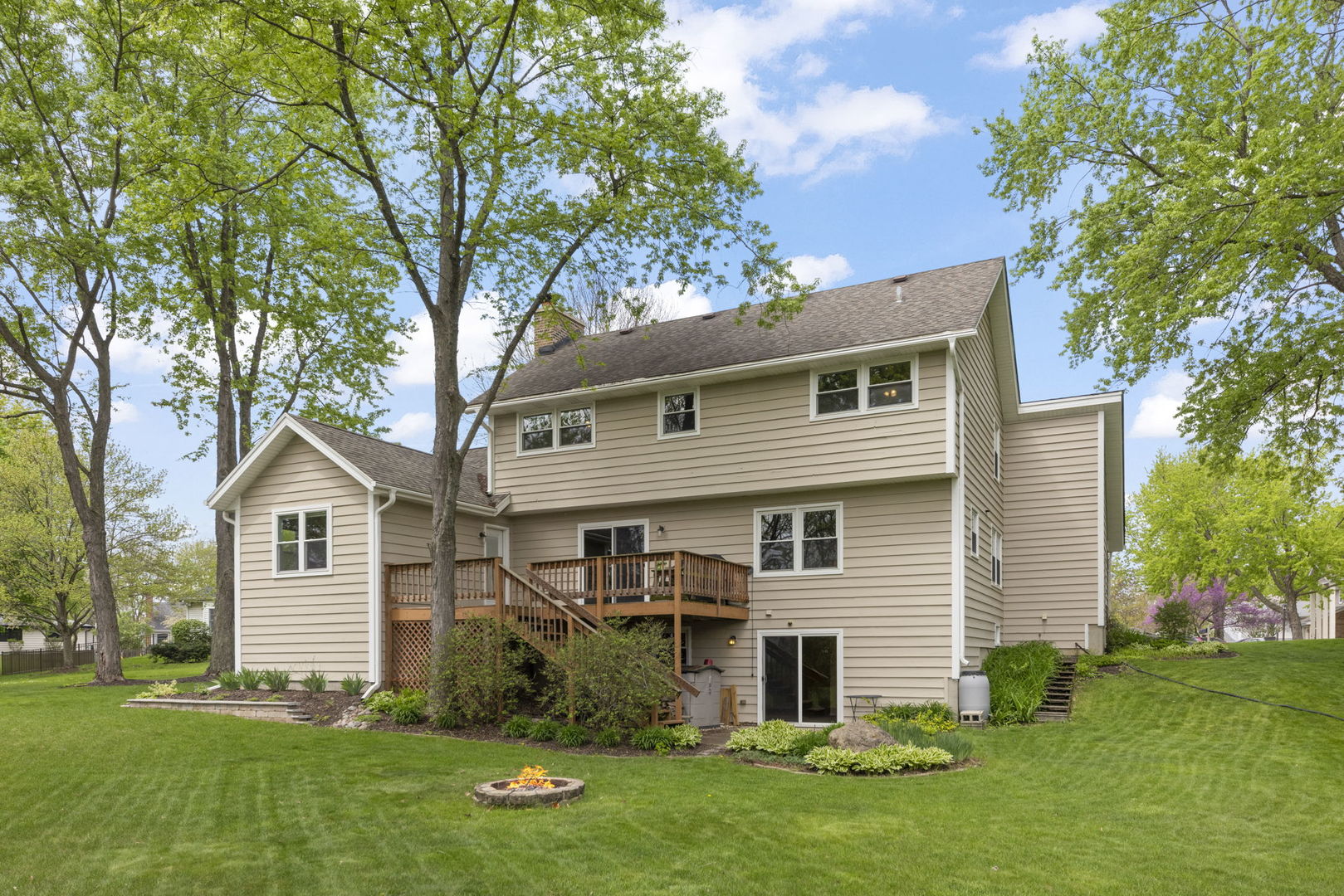 46 Sussex Court, Naperville, IL 60540
