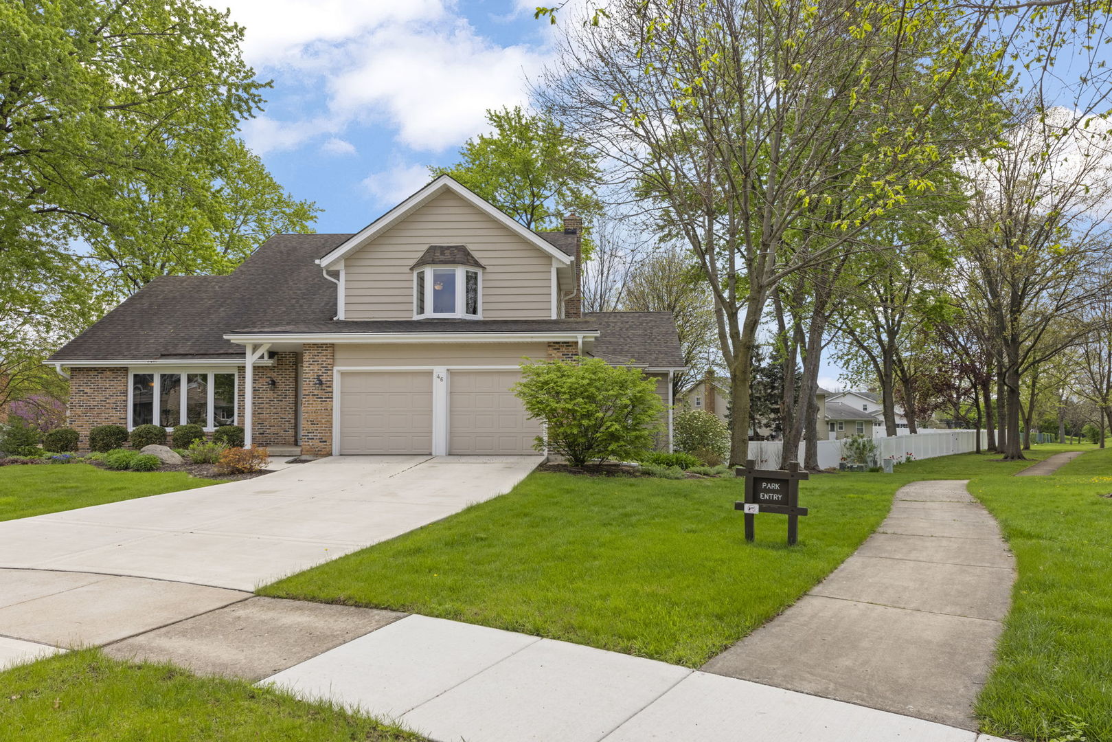 46 Sussex Court, Naperville, IL 60540