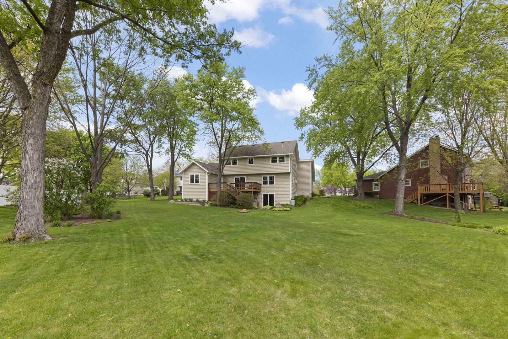 46 Sussex Court, Naperville, IL 60540