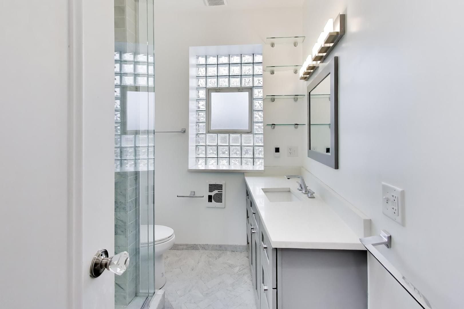 825 E Drexel Square #2, Chicago, IL 60615