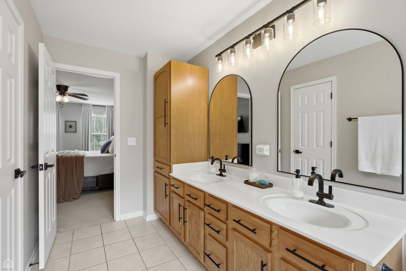 628 Manhattan Circle, Oswego, IL 60543