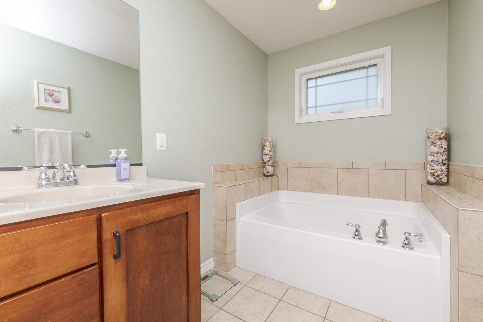 1503 Rathmore Road, Bloomington, IL 61705