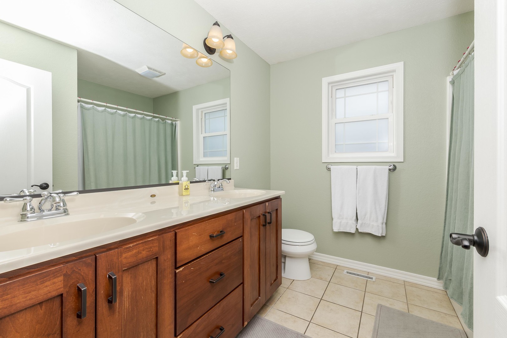 1503 Rathmore Road, Bloomington, IL 61705