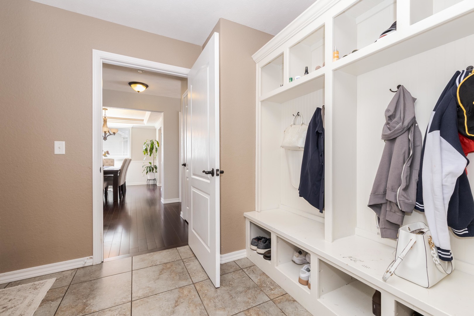 1503 Rathmore Road, Bloomington, IL 61705