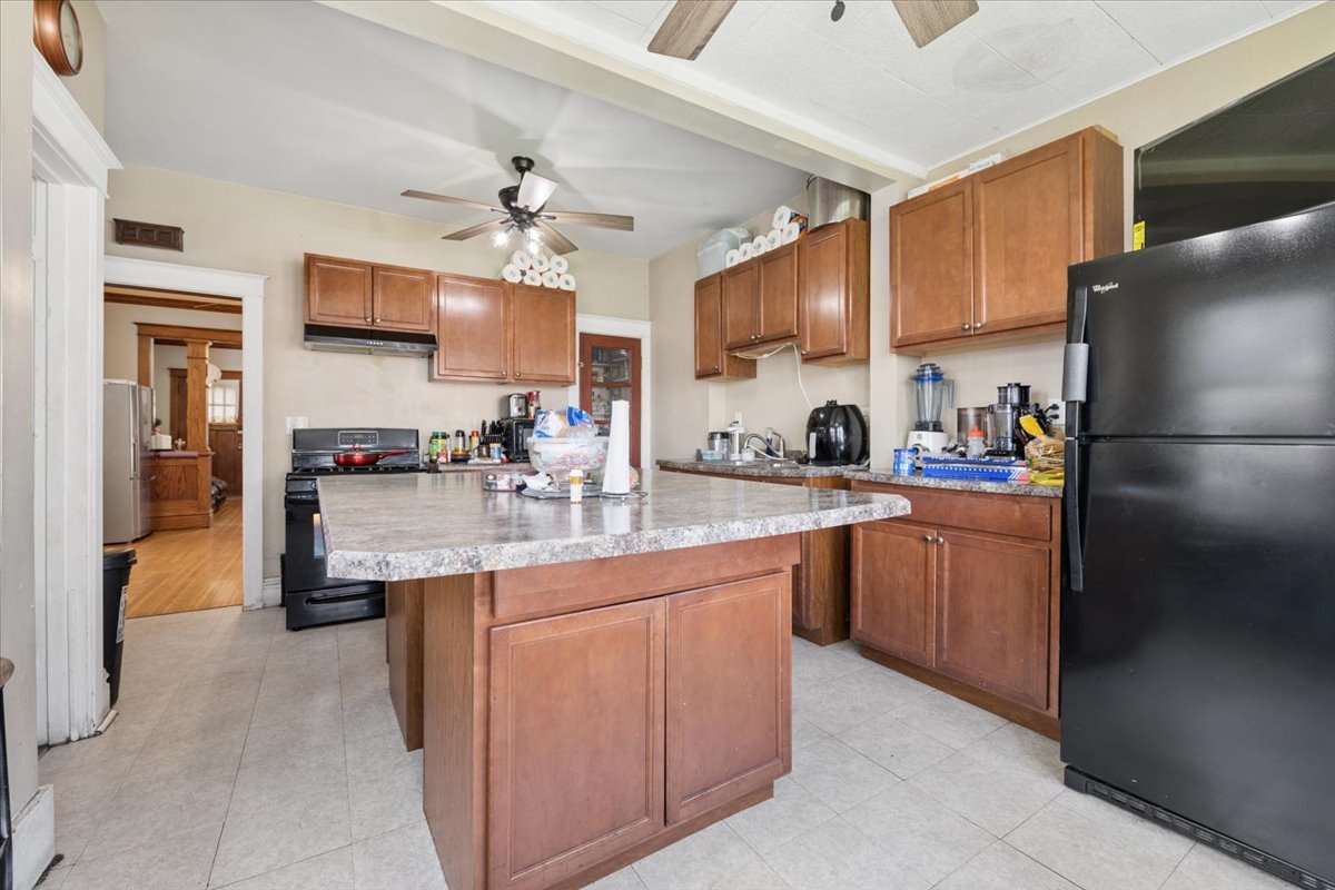 362 Evans Avenue, Aurora, IL 60505