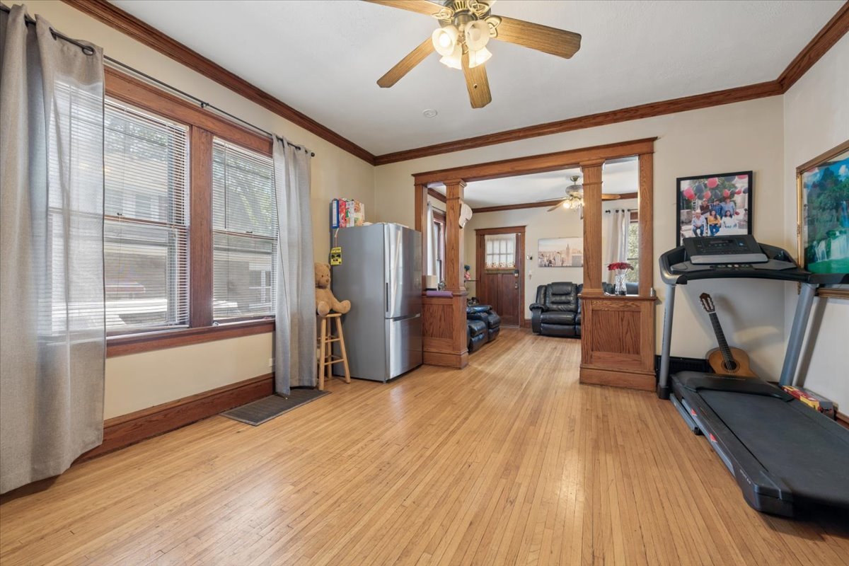 362 Evans Avenue, Aurora, IL 60505