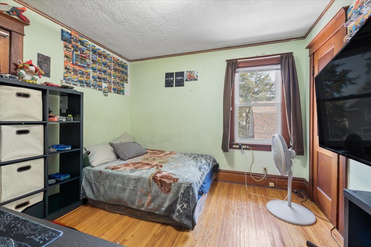 362 Evans Avenue, Aurora, IL 60505