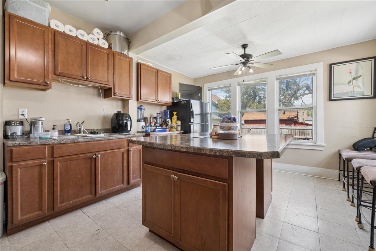 362 Evans Avenue, Aurora, IL 60505