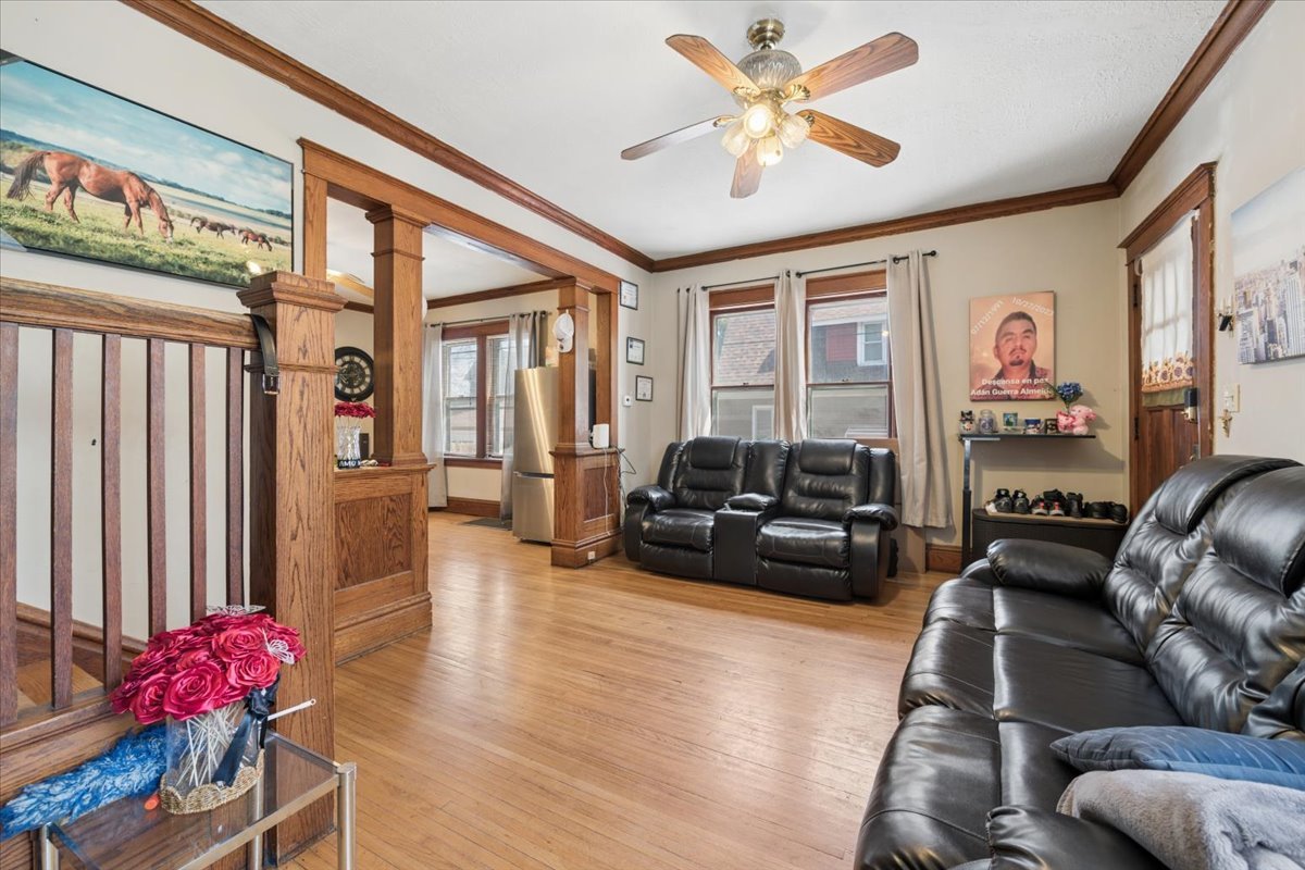 362 Evans Avenue, Aurora, IL 60505