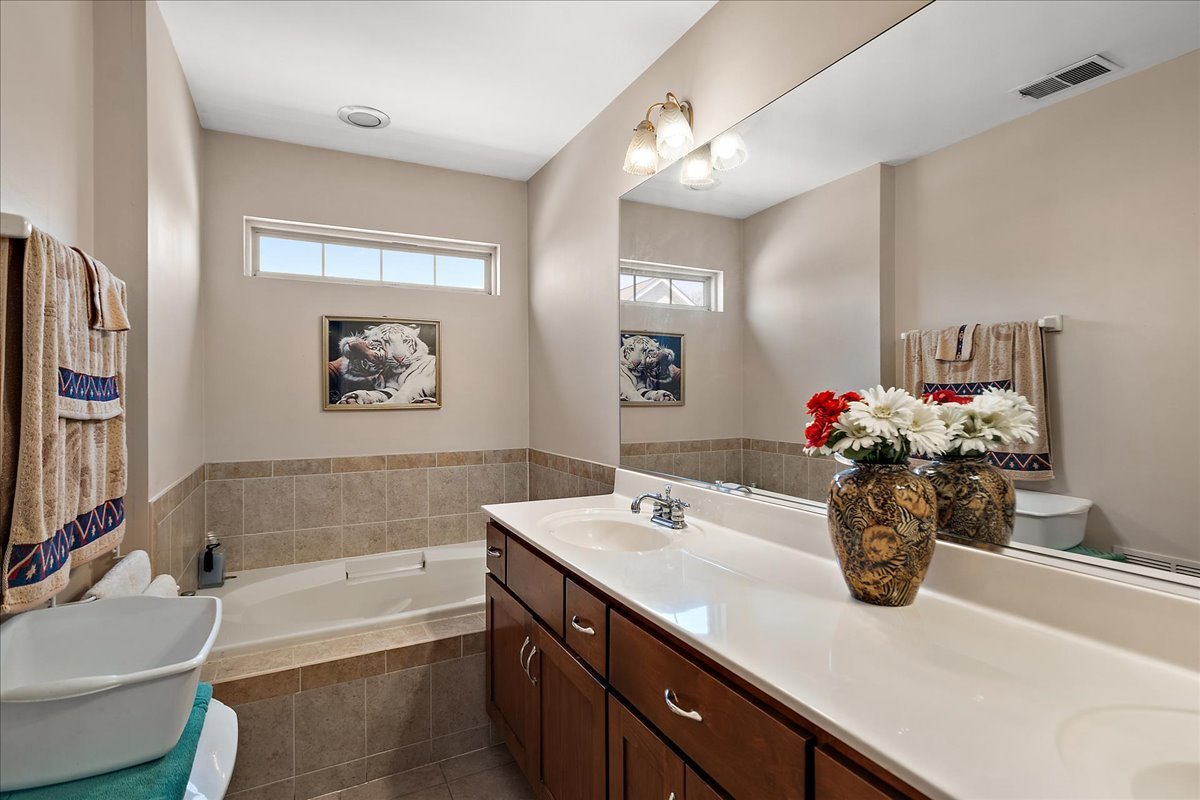 1674 Brightwood Place #1674, Aurora, IL 60506