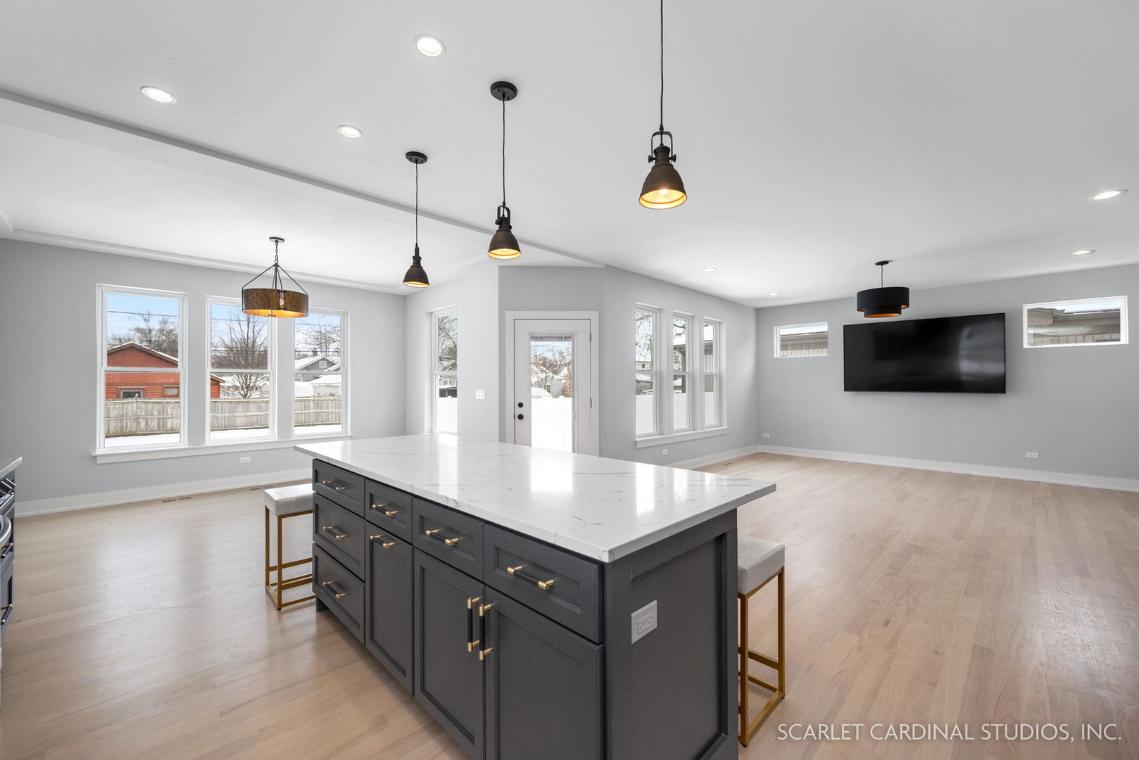 100 E Adams Avenue, Villa Park, IL 60181