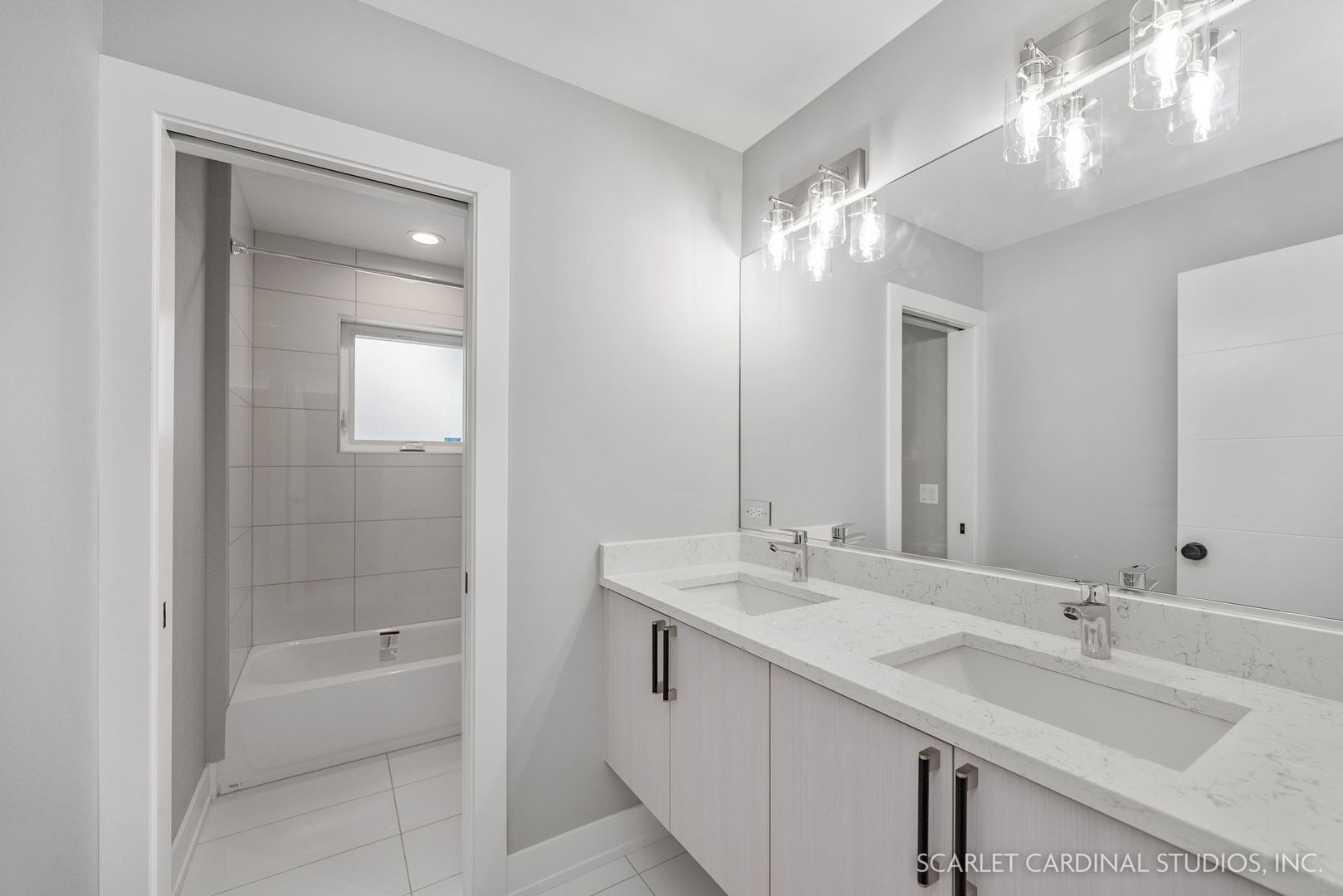 100 E Adams Avenue, Villa Park, IL 60181