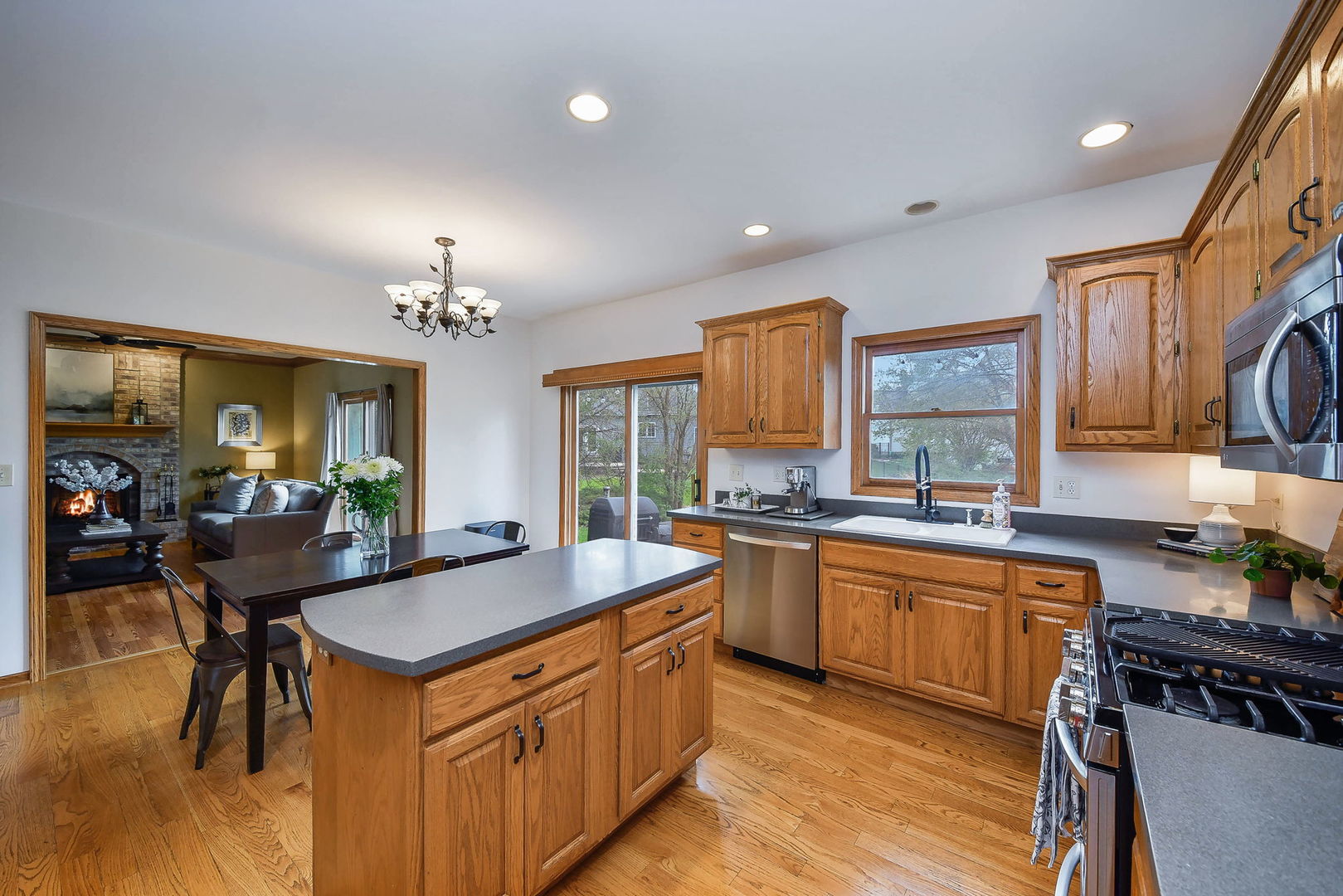 635 Samantha Circle, Geneva, IL 60134