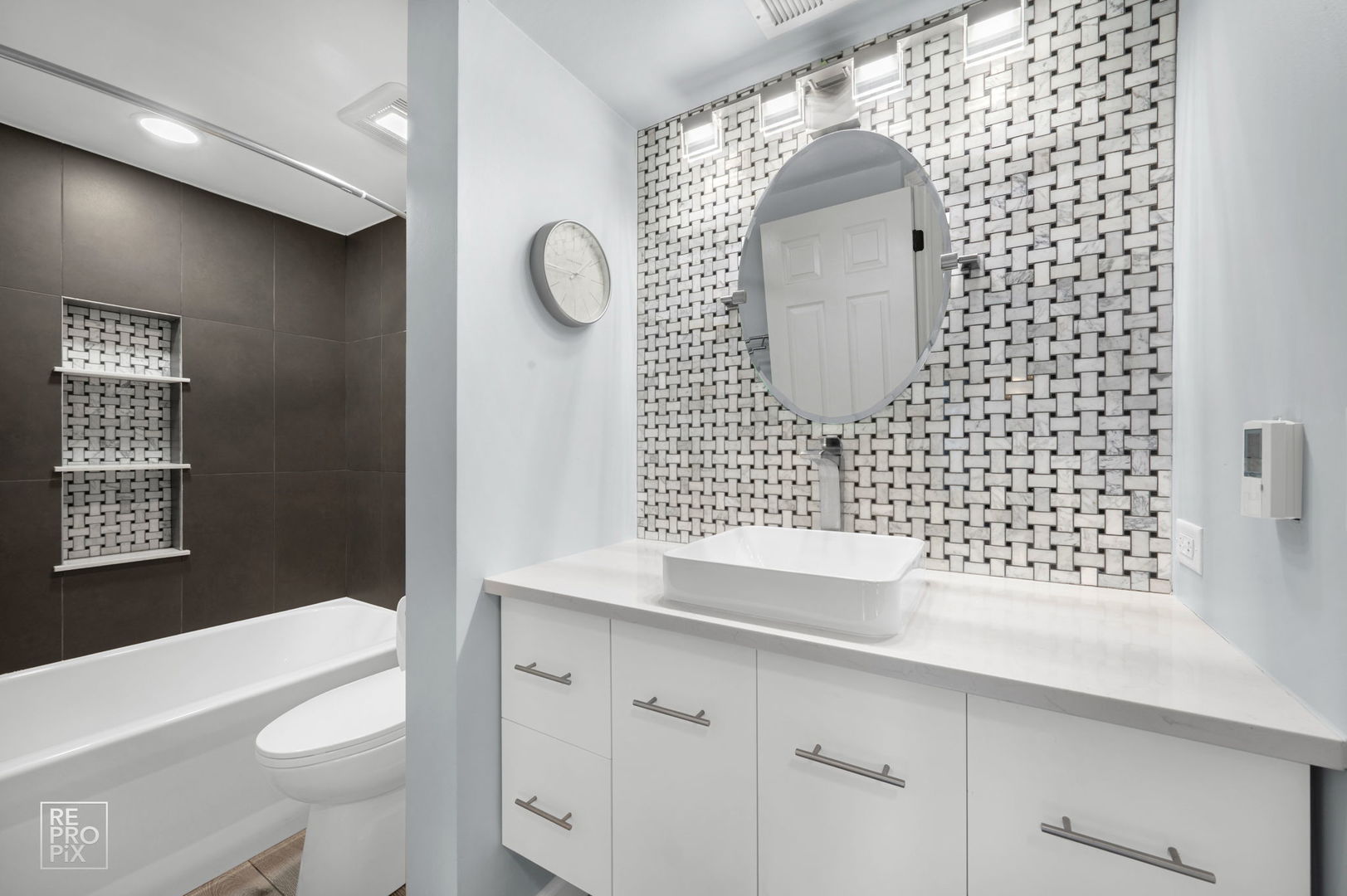 Arlington Heights, IL 60005