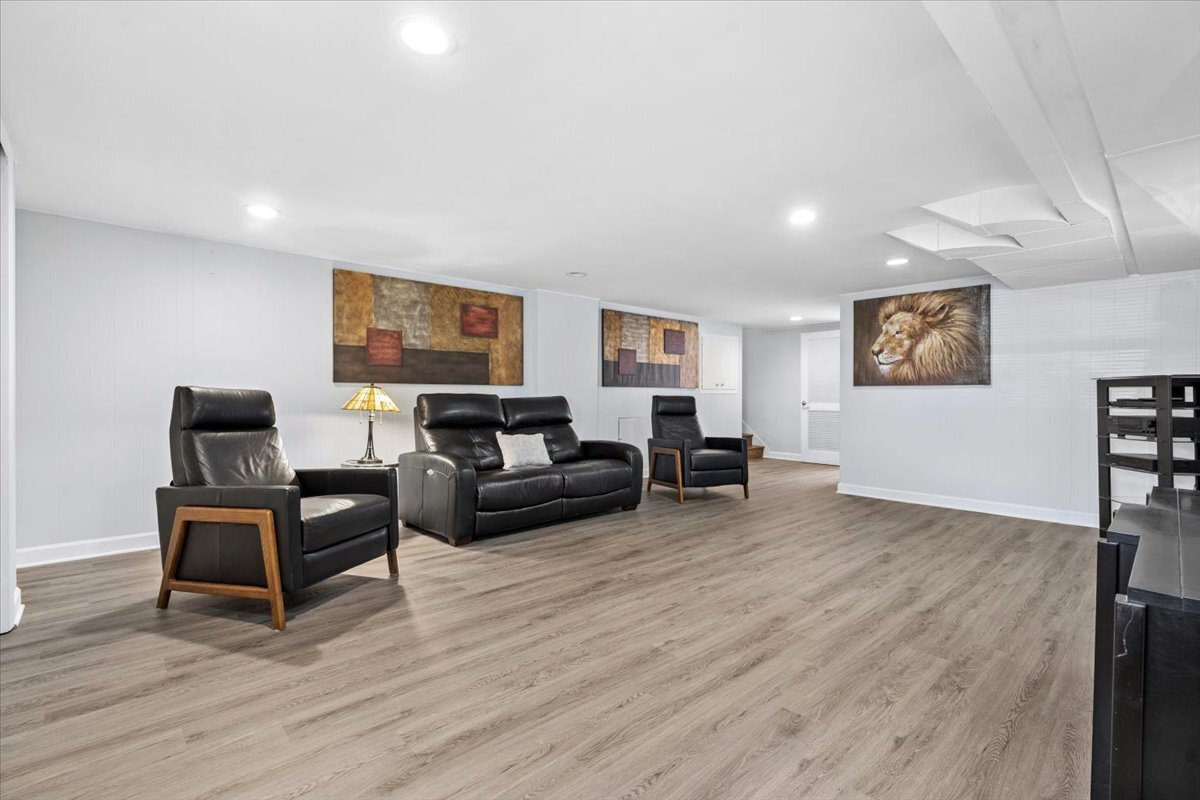 10665 Preston Street, Westchester, IL 60154