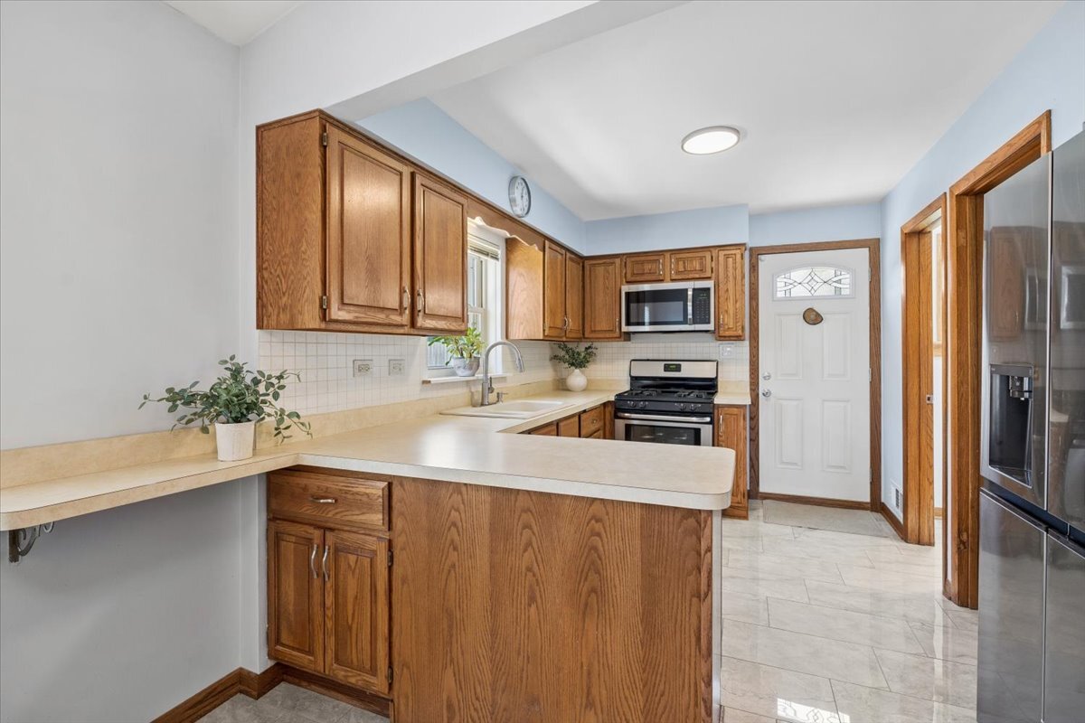 10665 Preston Street, Westchester, IL 60154