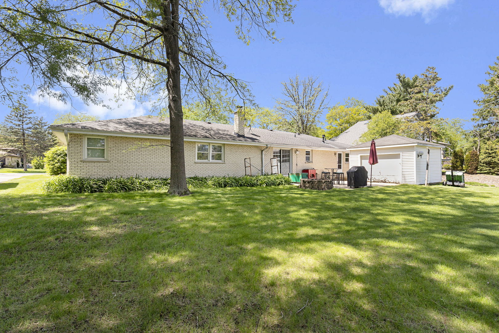 205 Oak Avenue, Westmont, IL 60559