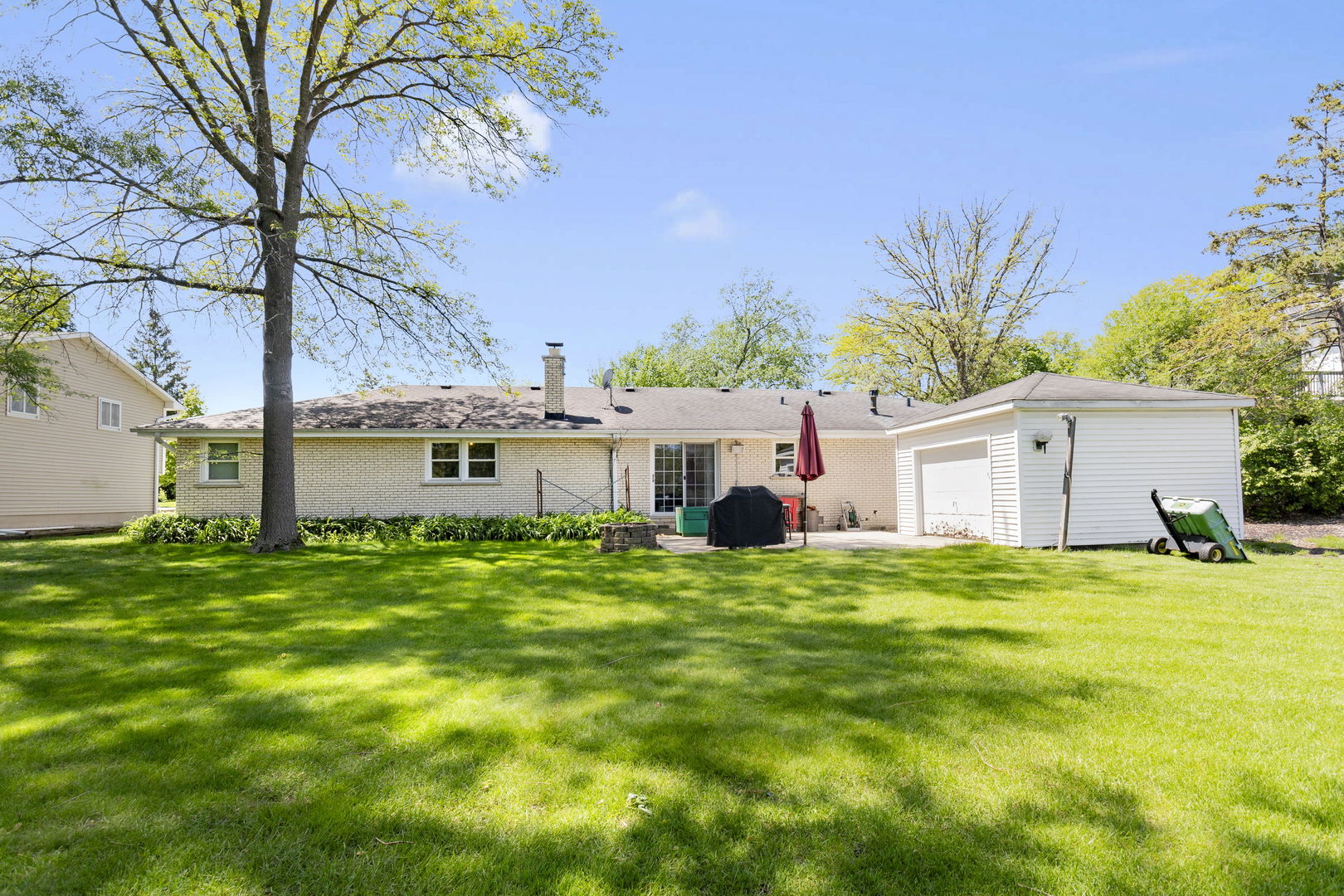 205 Oak Avenue, Westmont, IL 60559