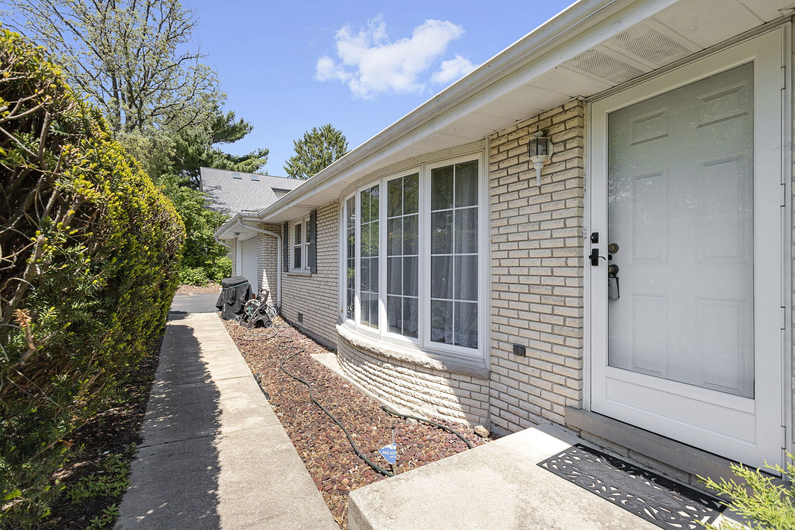 205 Oak Avenue, Westmont, IL 60559