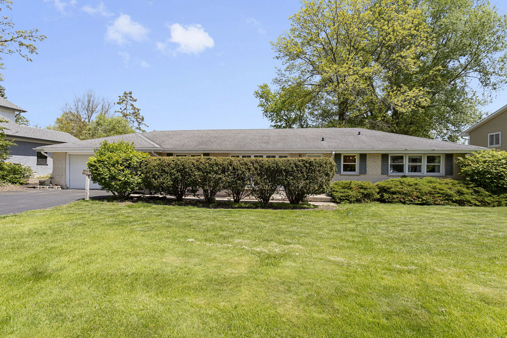 205 Oak Avenue, Westmont, IL 60559