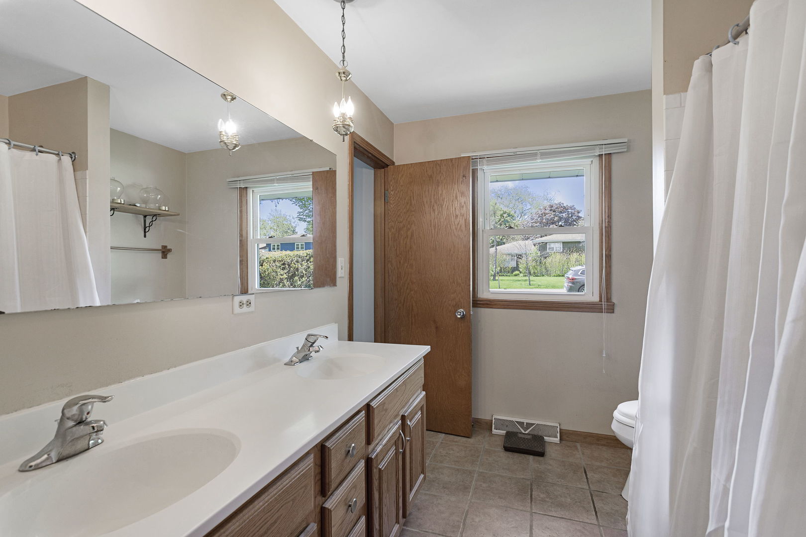 205 Oak Avenue, Westmont, IL 60559