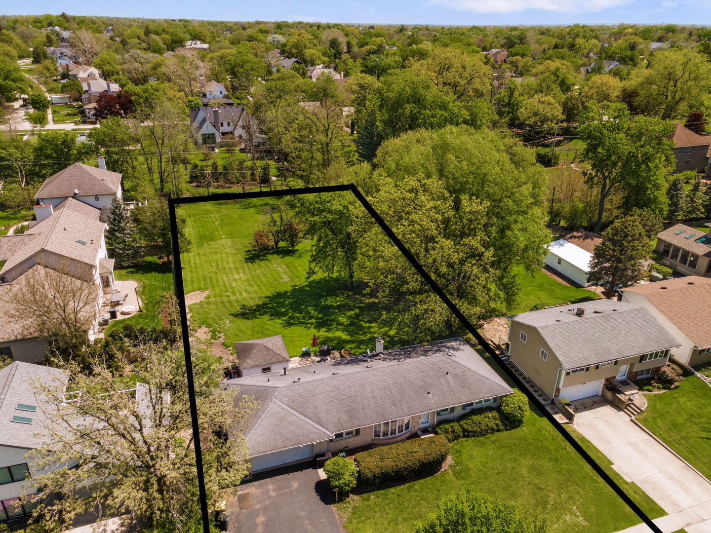205 Oak Avenue, Westmont, IL 60559