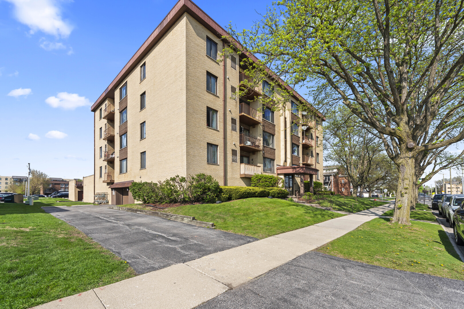 5800 W 105th Street #1C, Oak Lawn, IL 60453
