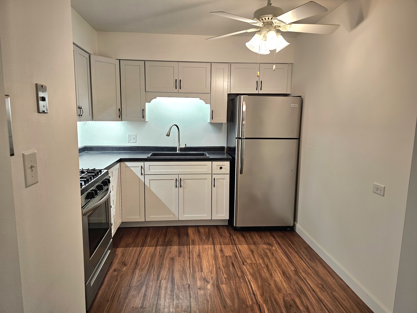 350 Brainerd Avenue #6A, Libertyville, IL 60048