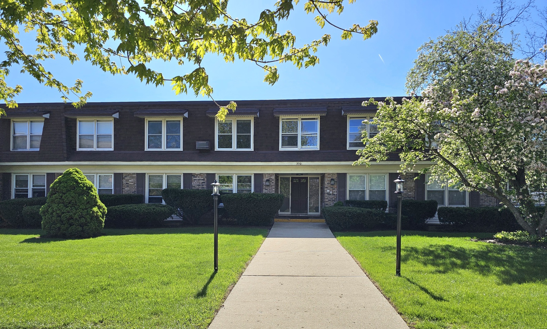 350 Brainerd Avenue #6A, Libertyville, IL 60048