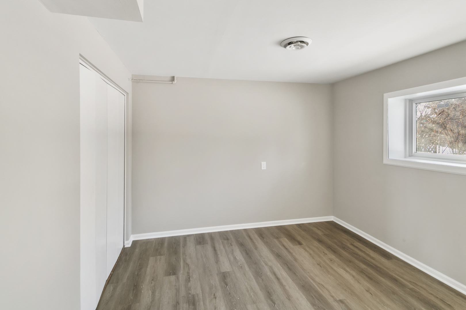 3312 W Lake Shore Drive, Wonder Lake, IL 60097