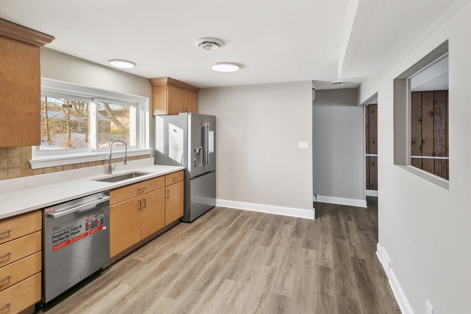 3312 W Lake Shore Drive, Wonder Lake, IL 60097