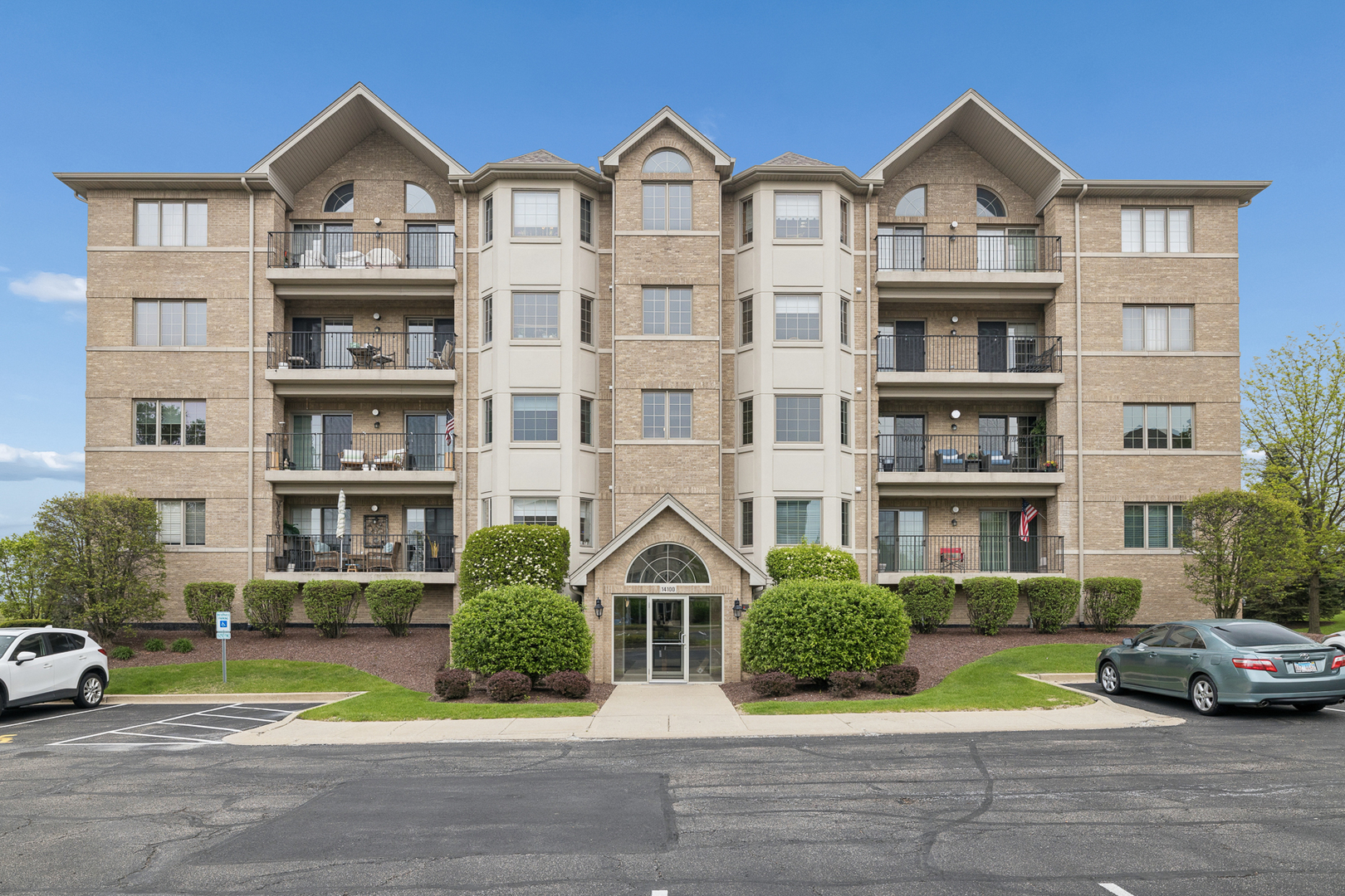 14100 Sheffield Drive #403, Homer Glen, IL 60491