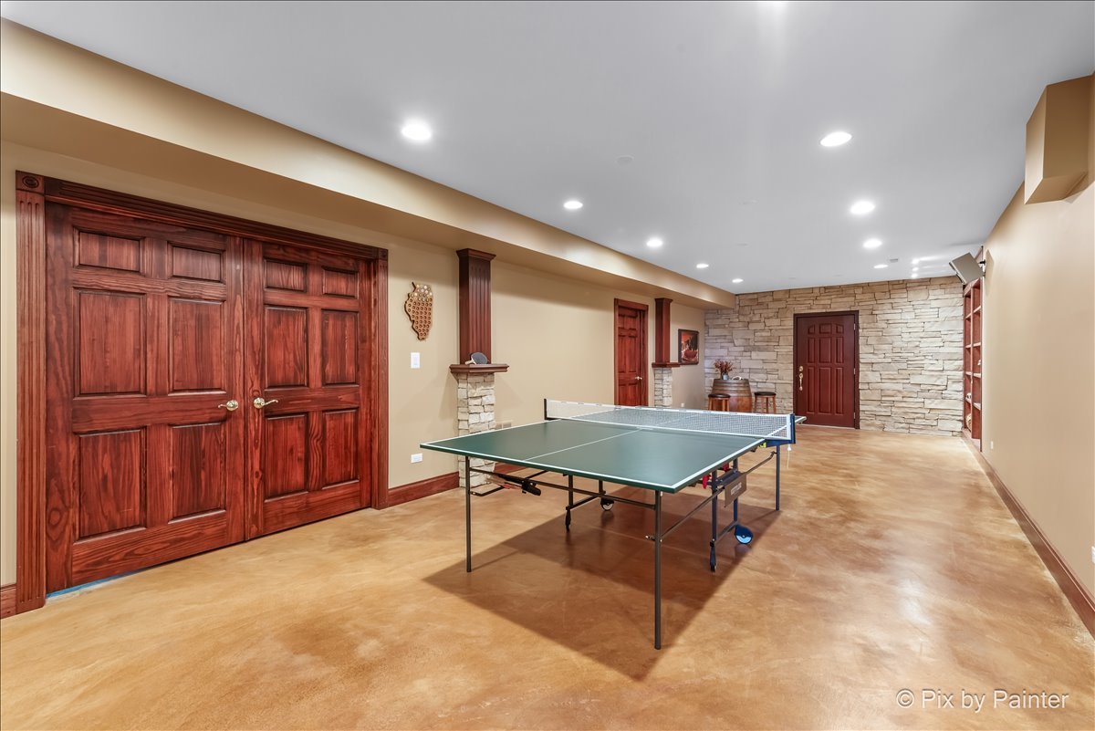 4 Mohawk Drive, South Barrington, IL 60010