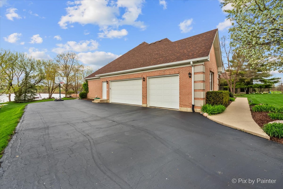 4 Mohawk Drive, South Barrington, IL 60010