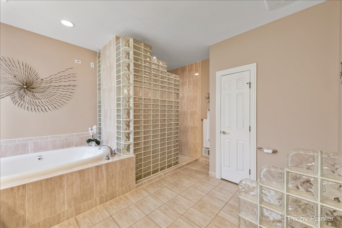 4 Mohawk Drive, South Barrington, IL 60010