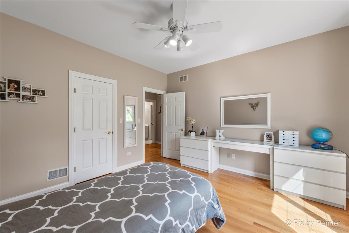 4 Mohawk Drive, South Barrington, IL 60010