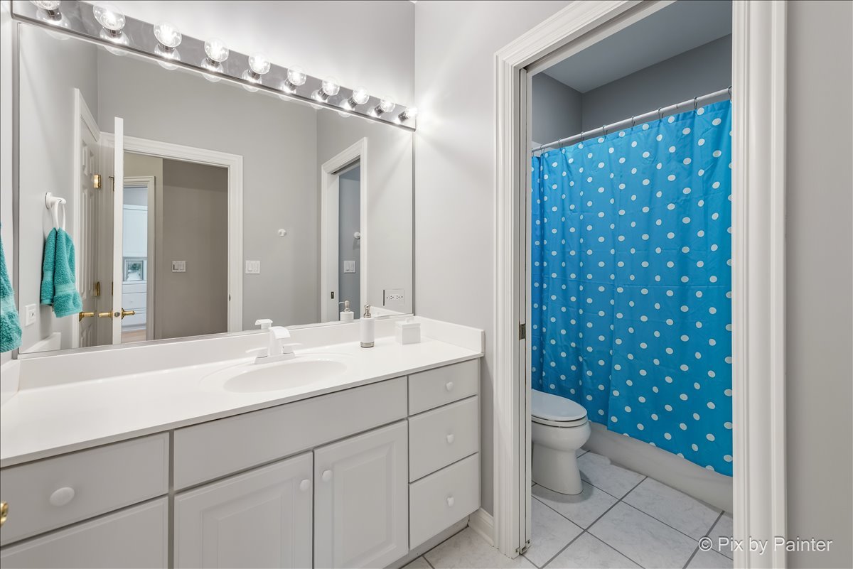 4 Mohawk Drive, South Barrington, IL 60010