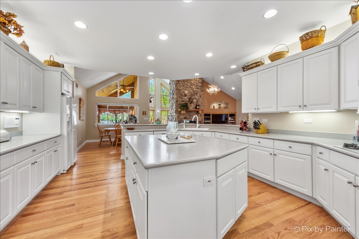 4 Mohawk Drive, South Barrington, IL 60010