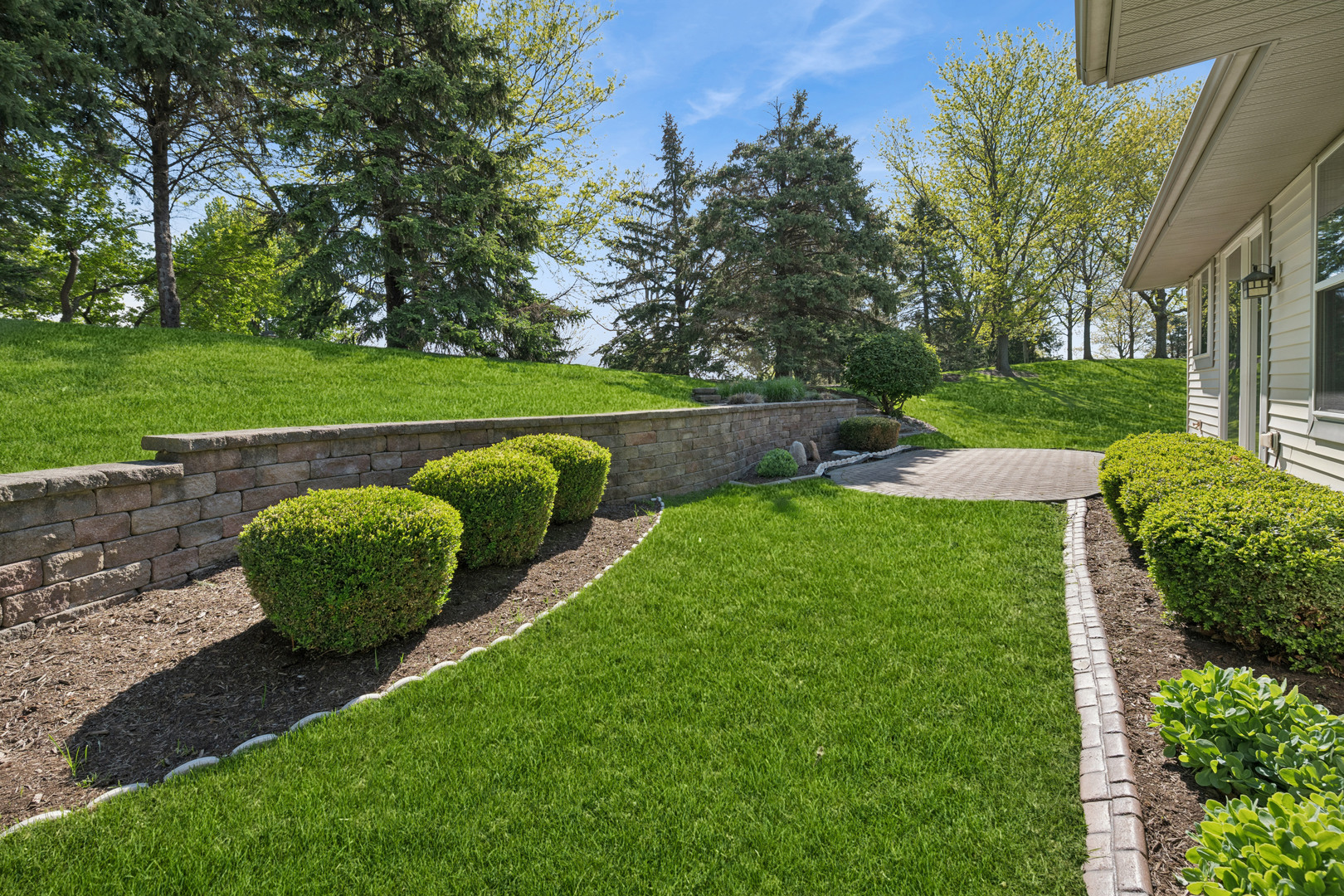 13232 Indiana Court, Huntley, IL 60142