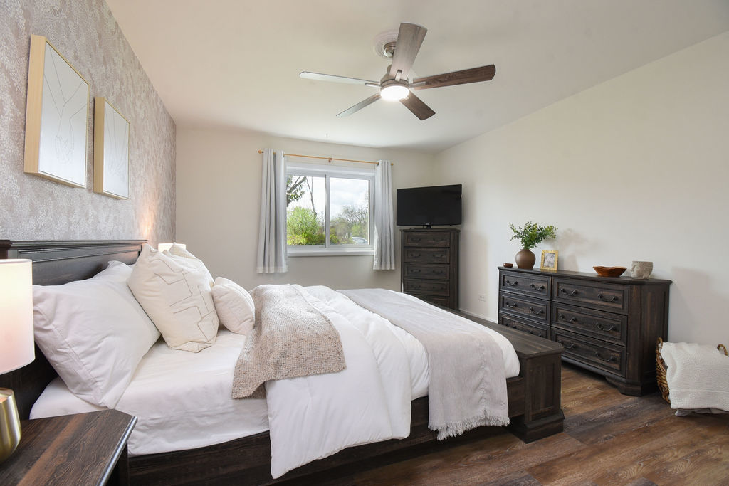 10357 Dearlove Road #1J, Glenview, IL 60025