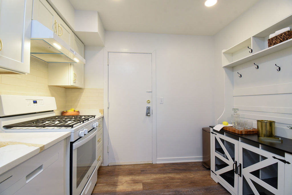 10357 Dearlove Road #1J, Glenview, IL 60025