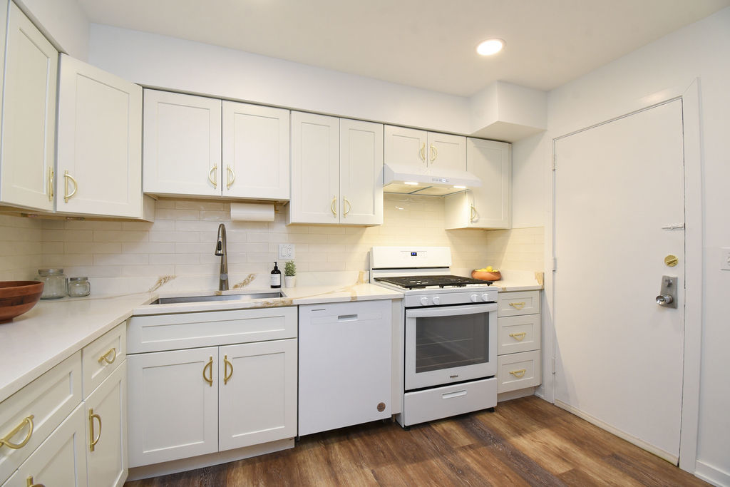 10357 Dearlove Road #1J, Glenview, IL 60025