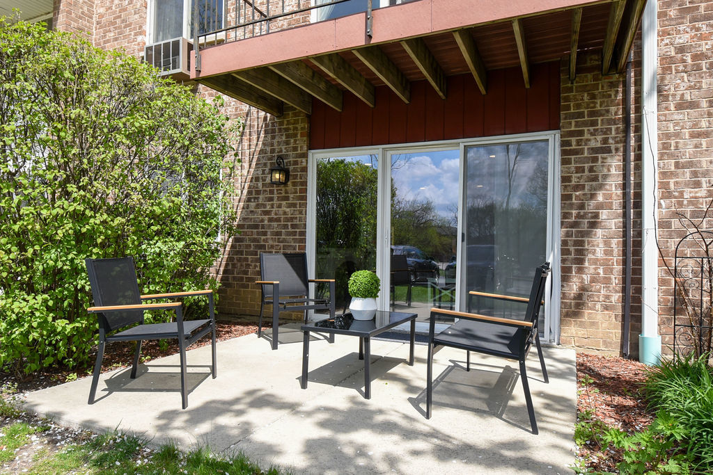 10357 Dearlove Road #1J, Glenview, IL 60025