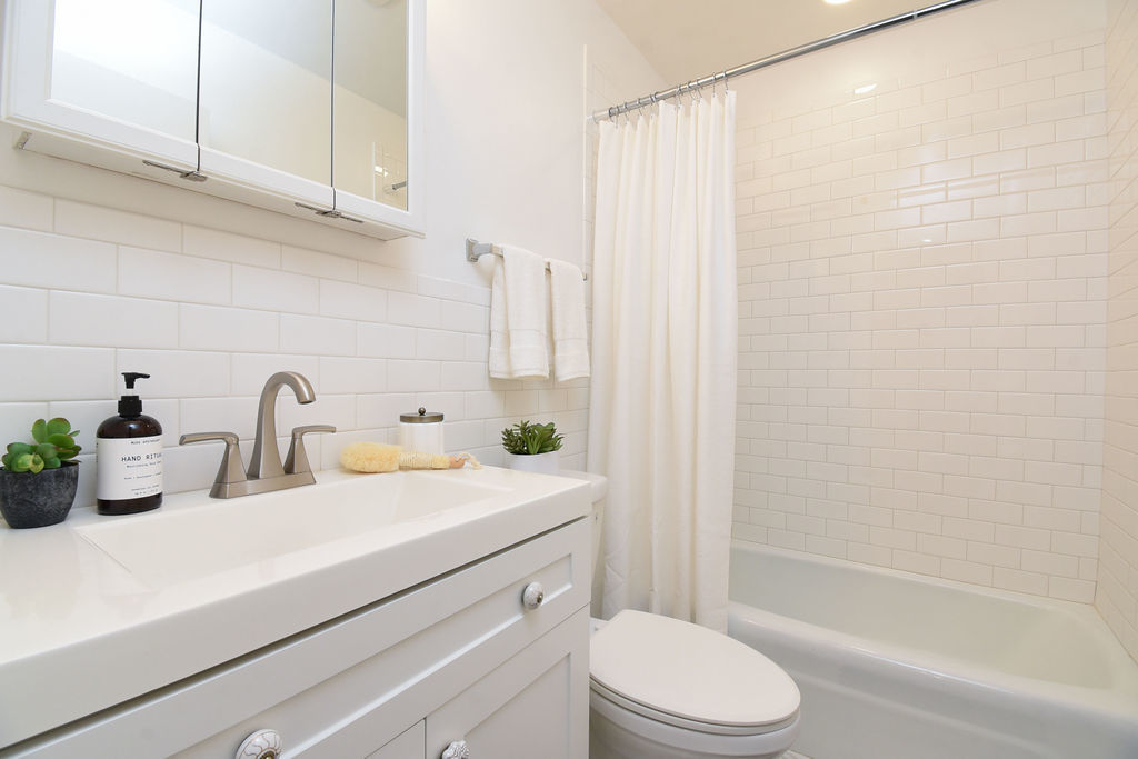 10357 Dearlove Road #1J, Glenview, IL 60025