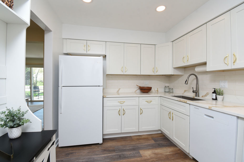 10357 Dearlove Road #1J, Glenview, IL 60025