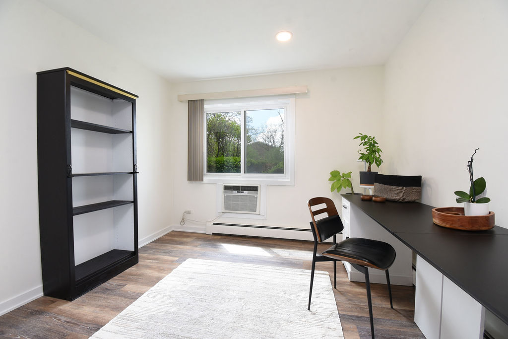 10357 Dearlove Road #1J, Glenview, IL 60025