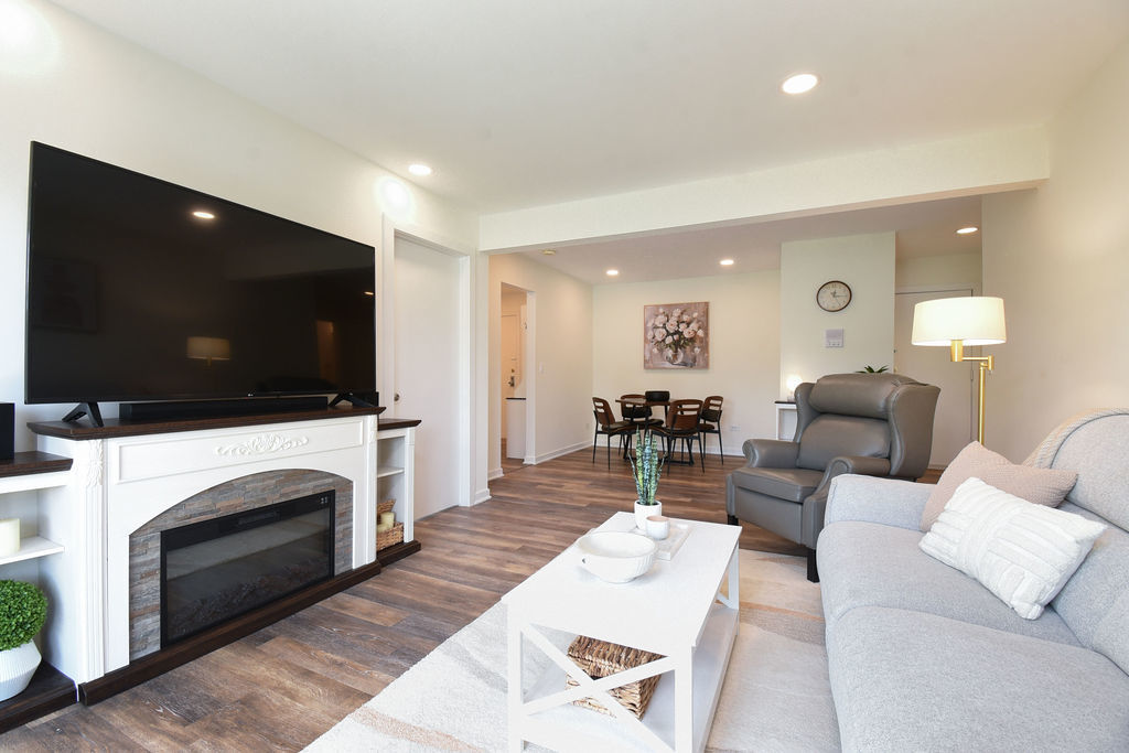 10357 Dearlove Road #1J, Glenview, IL 60025