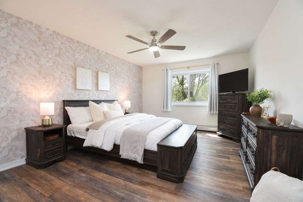 10357 Dearlove Road #1J, Glenview, IL 60025