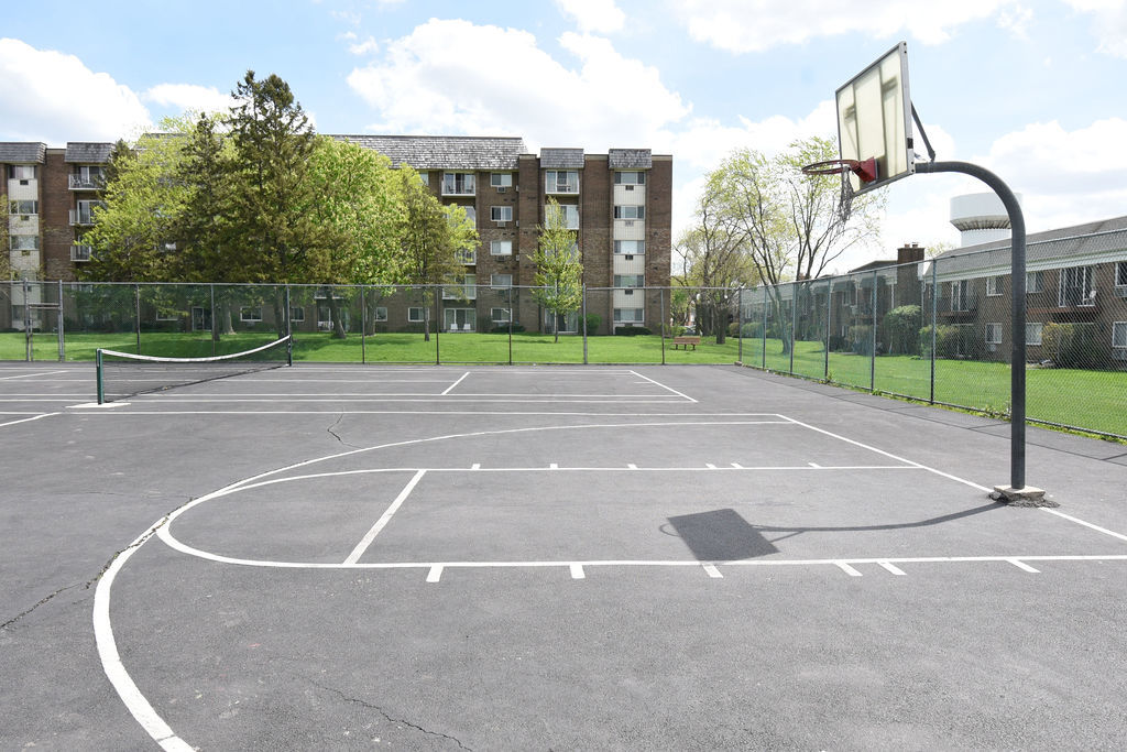 10357 Dearlove Road #1J, Glenview, IL 60025