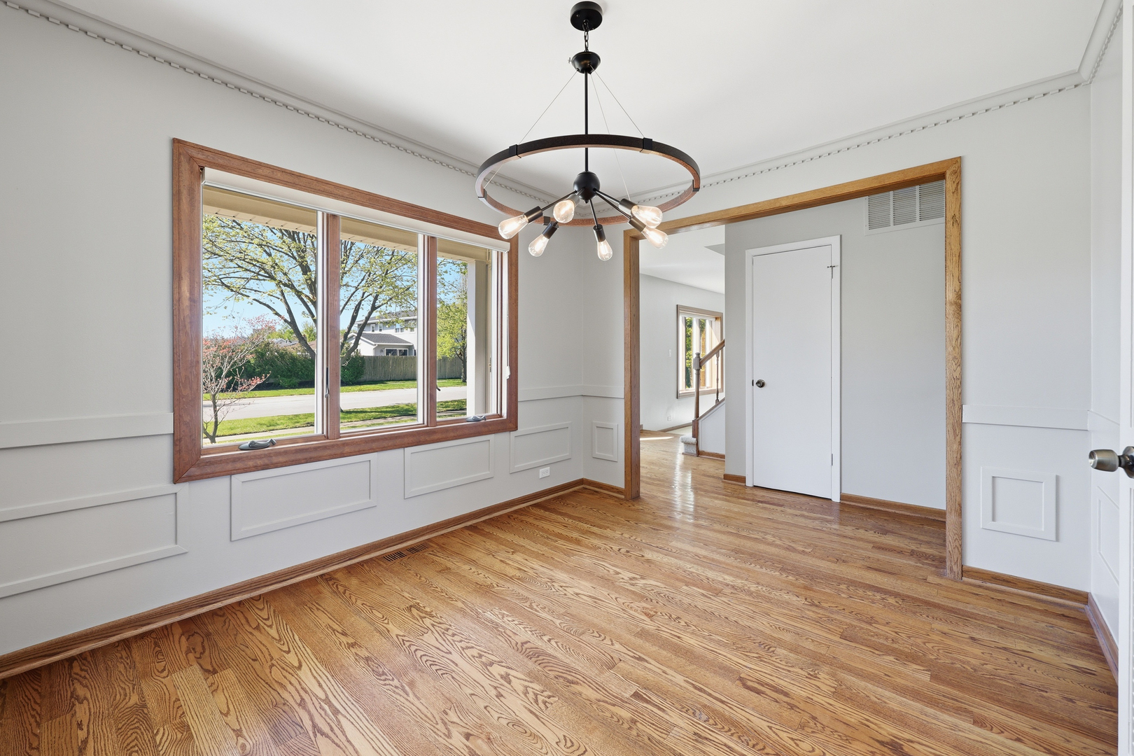 400 Banbury Avenue, Elk Grove Village, IL 60007